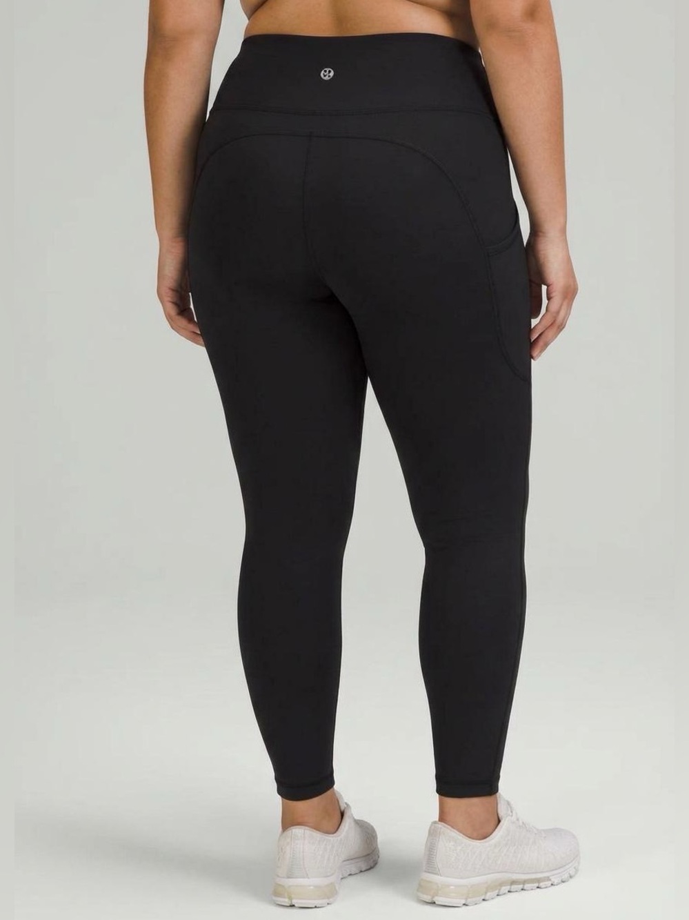 Lululemon Invigorate High-Rise Tight 25"
Black size 16